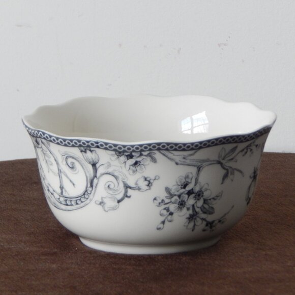 222 FIFTH Adelaide Porcelain Luxurious Scalloped Edge Bowls Set of Two New - Picture 4 of 8